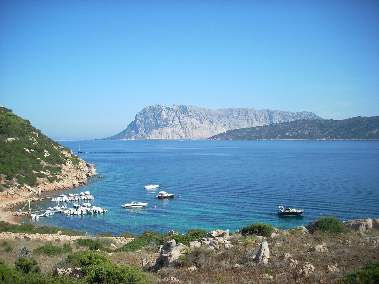 Die Insel Tavolara vor der sardischen Küste