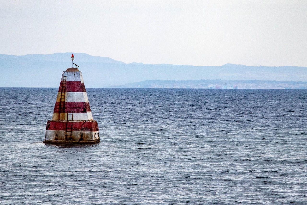 Sommerliche Küstenlandschaft auf Sardinien