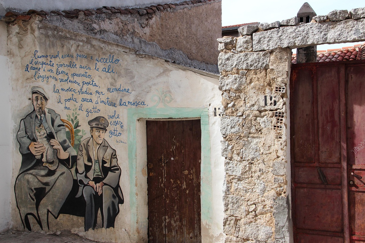 Wandmalerei mit zwei Männern in traditioneller Kleidung in Sardinien